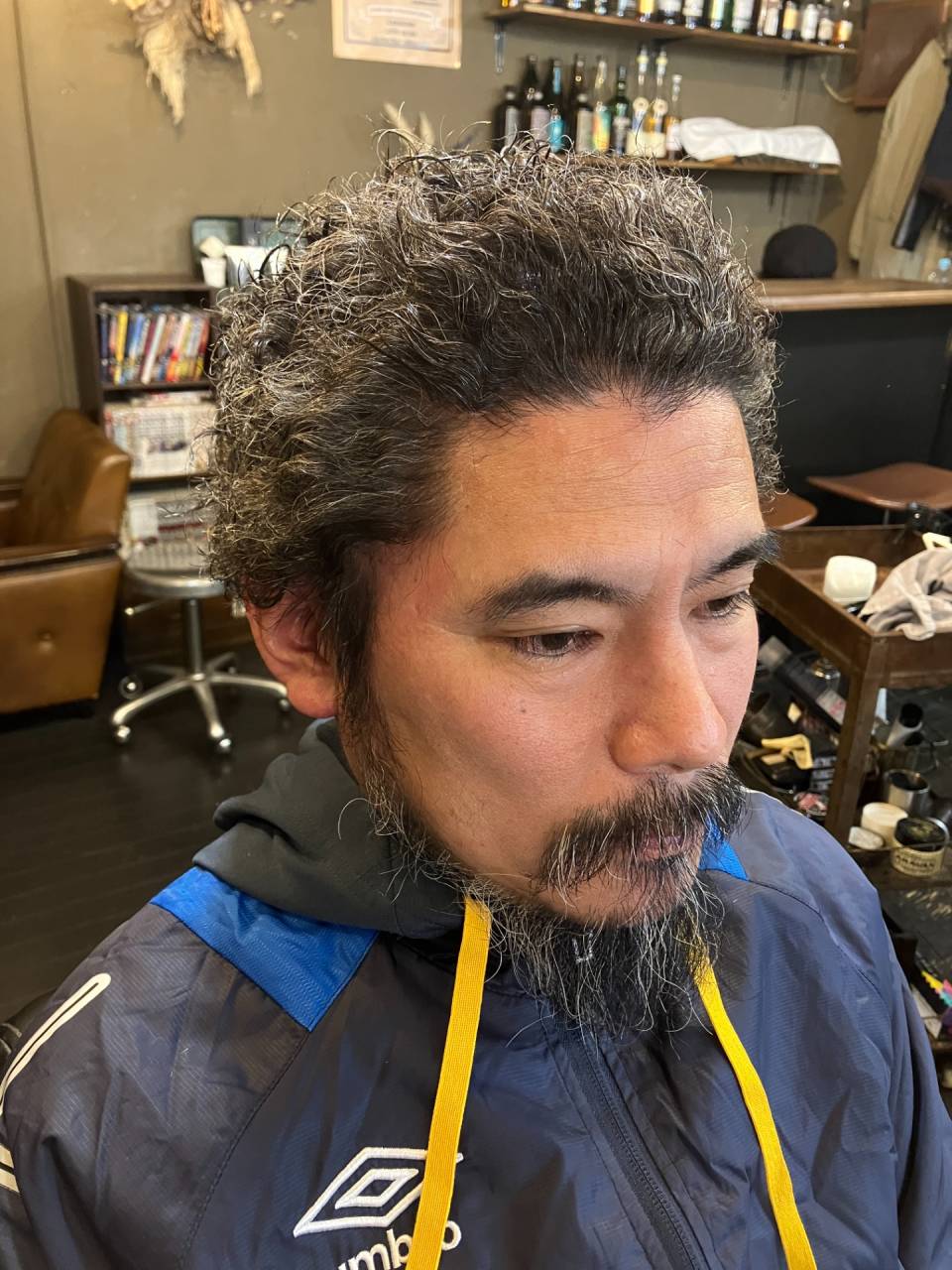 スタイリッシュなアフロパーマ